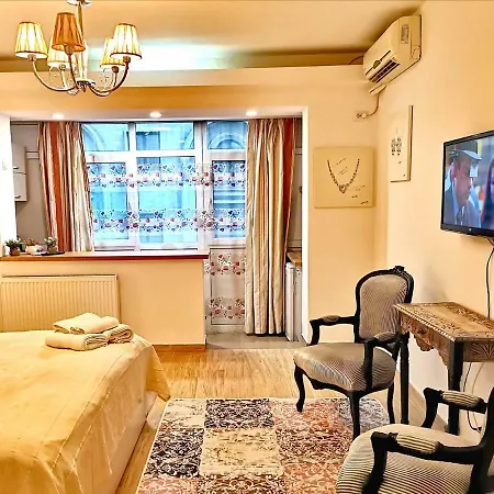 Athenaeum Suites Apartment